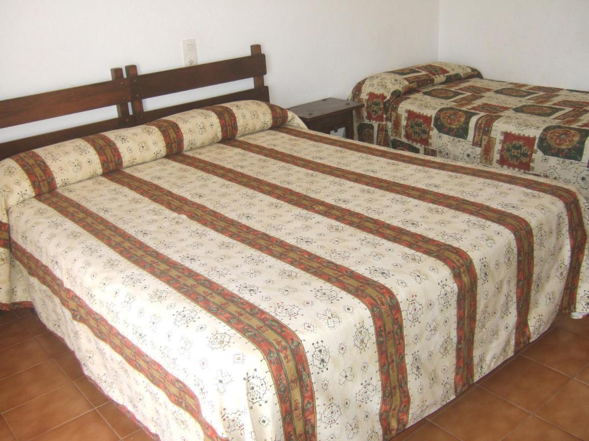 Hotel Can Catala L' Escala الغرفة الصورة